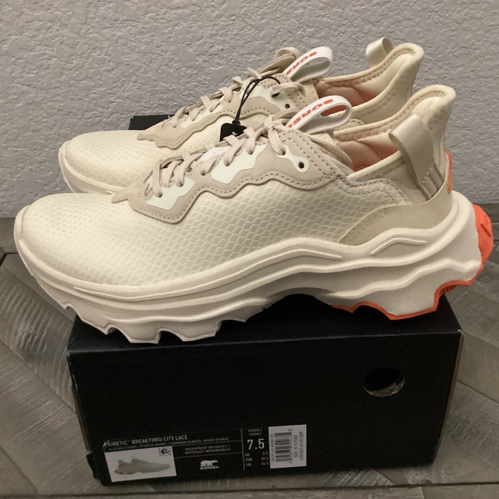 SOREL Women's Kinetic Breakthru City Lace-Up Pull-On Sneakers, size 7.5